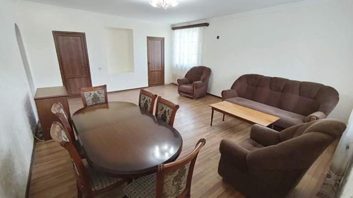 Elegaya Guest House Іджеван Екстер'єр фото
