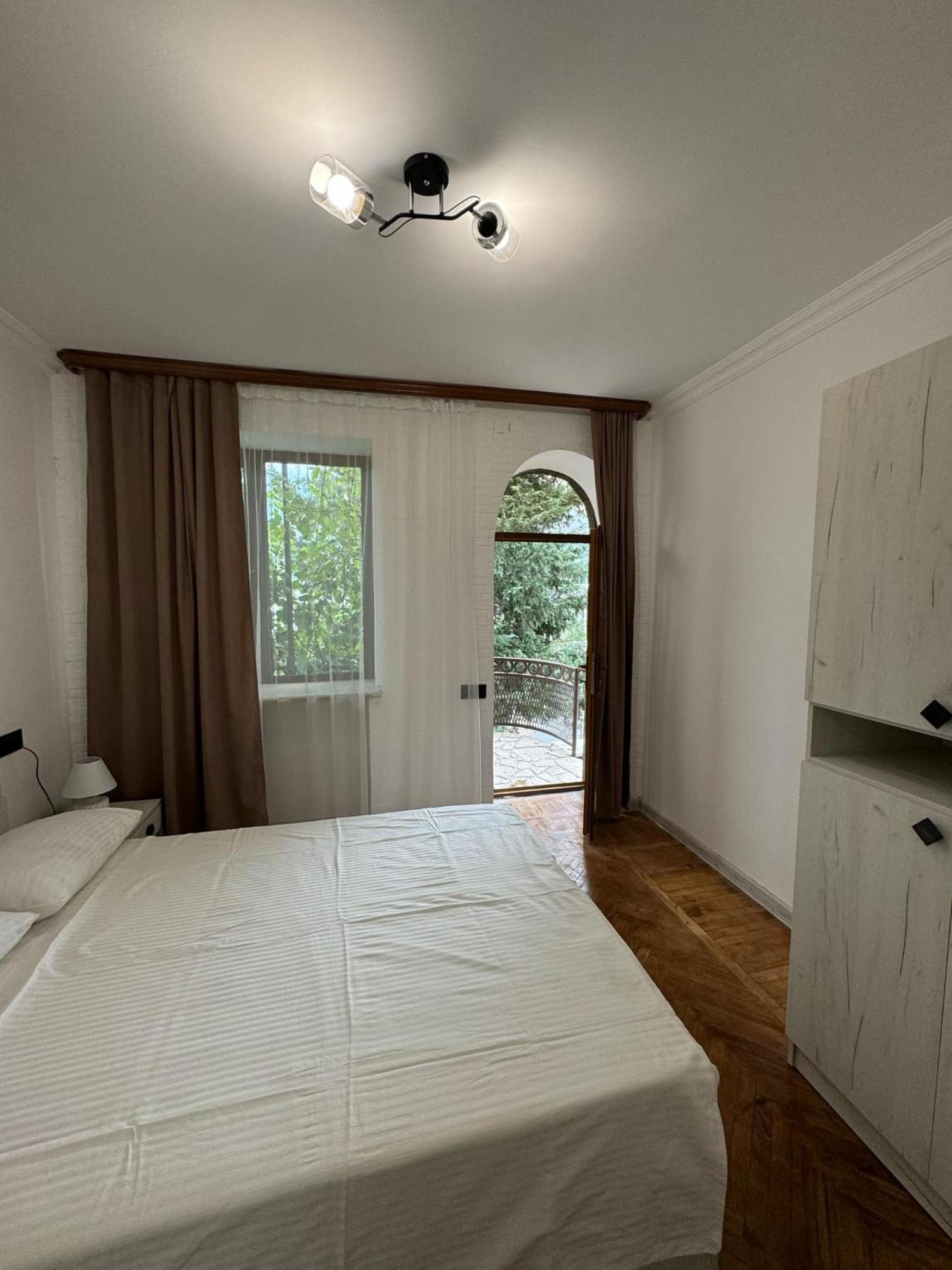 Elegaya Guest House Іджеван Екстер'єр фото